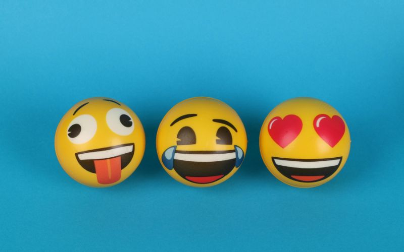 A hangulatjelek jelentése és emoji billentyűkombinációk